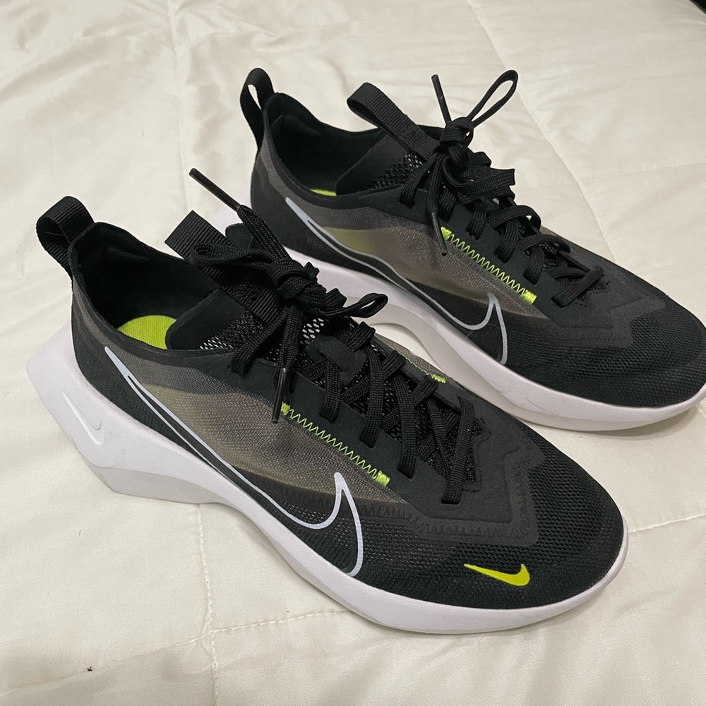 Nike vista lite women’s running shoes size 8